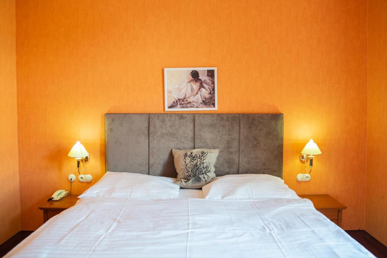 Romantik Hotel Eleonora Tabor Exterior photo